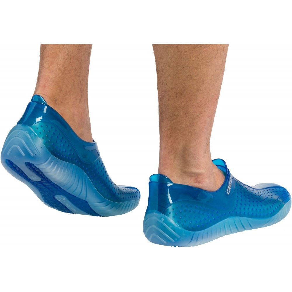 - WATER SHOES BLUE 37